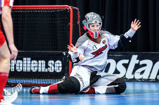 Sara Hjorting, målvakt, Pixbo räddar ett skott