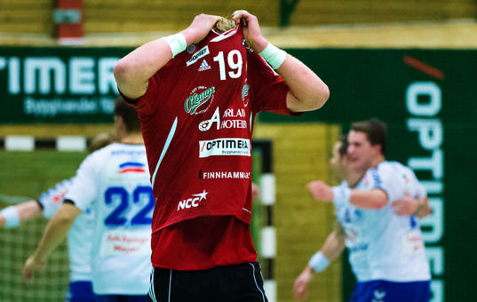 Jesper Östlund, Skånela, deppar