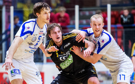 Fredrik Teern och Jonathan Berg, Aranäs, håller undan