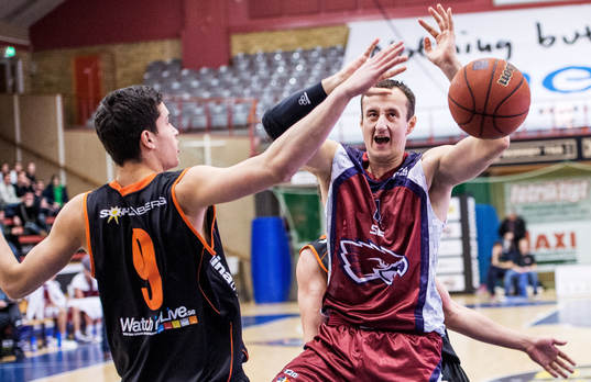 Dragoljub Kitanovic, Stockholm Eagles, stoppas i anfallet