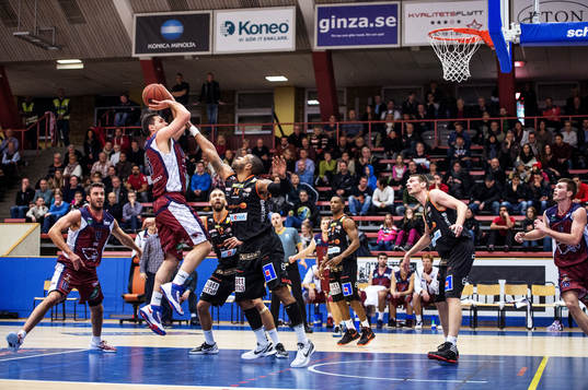 Alexander Micovic, Stockholm Eagles, går upp för att kasta