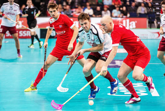 Andris Malkavs, Lettland, och Lars Erik Torp, Norge, i kamp