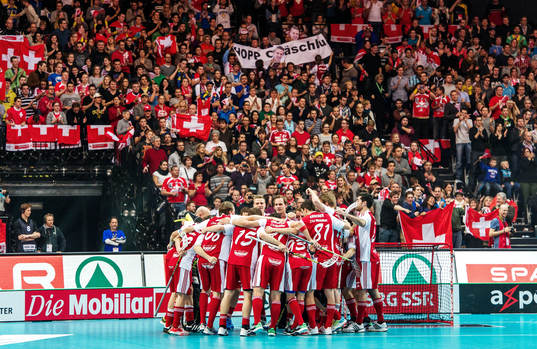 Schweiz jublar