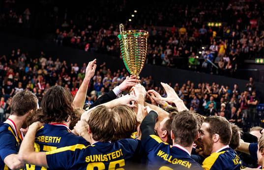 Sverige jublar med pokalen