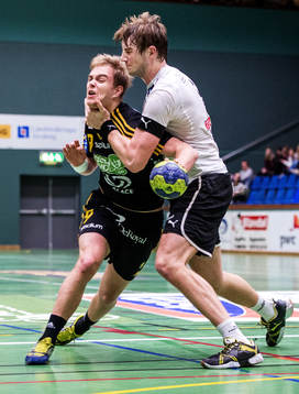 Jakob Wickman, Lugi, lägger händerna om halsen på David