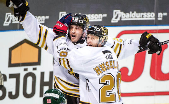 Kris Beech och Kristian Huselius, AIK, jublar