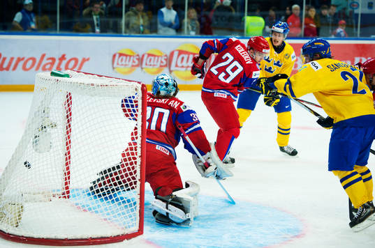 2-0-pucken går in bakom Andrei Vasilevski, målvakt,