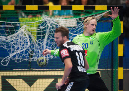 Straff, Kevin Schmidt, Tyskland, överlistar Mikael