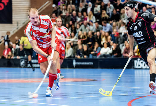 Kalle Brännberg, Pixbo, avlossar ett skott mot mål