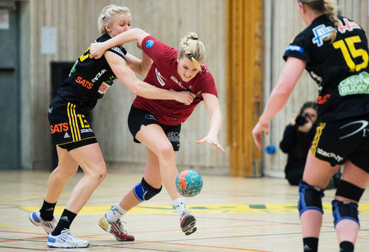 Sofia Tegstedt, Heid, kämpar sig loss ur greppet från
