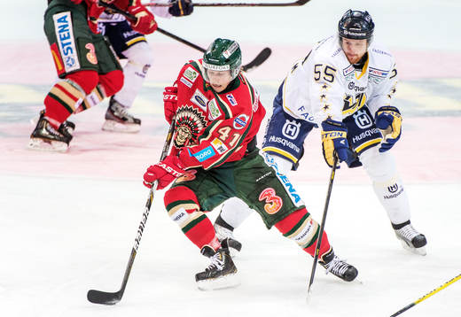 Mathis Olimb, Frölunda, jagas av Daniel Fernholm, HV71