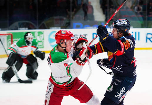 Tom Nilsson, Mora, trycker till Philip Holm, Djurgården