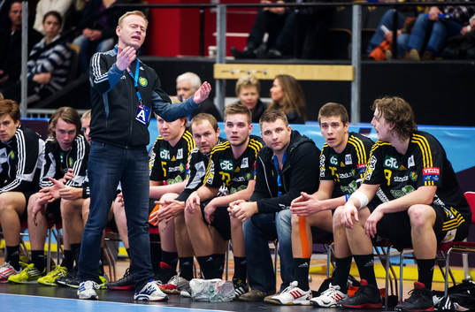 Magnus Johansson, tränare i Sävehof, gestikulerar