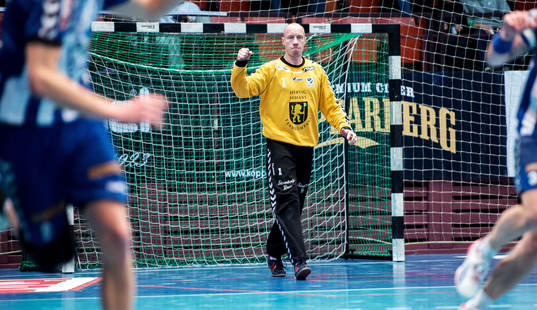 Robert Lechte, målvakt, Skövde, jublar