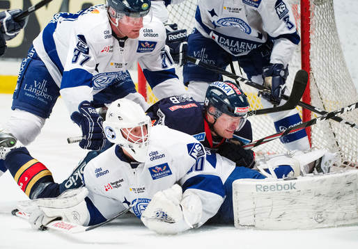 Timmy Pettersson, Djurgården, trycks ner av Mattias