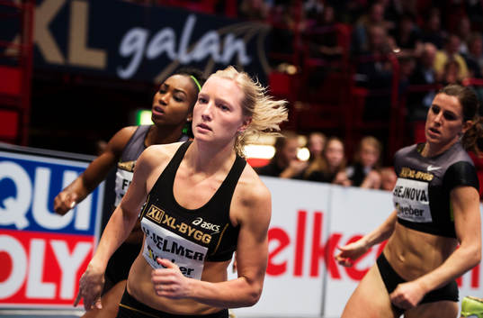 Moa Hjelmer, Sverige