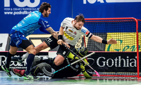 Mattias Wallgren, Warberg, tacklar omkull, Martin Karlsson,