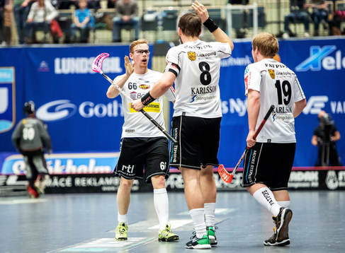 Fredrik Danebrand, Linköping, gratulerar Martin Karlsson,