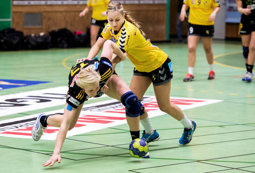 Elin Karlsson, Sävehof, tampas med Rebecka Karlsson, Kärra