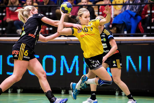 Rebecka Karlsson, Kärra