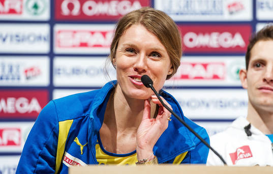 En glad Emma Green Tregaro, Sverige