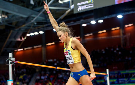 Ebba Jungmark, Sverige, gick vidare från höjdhoppskvalet
