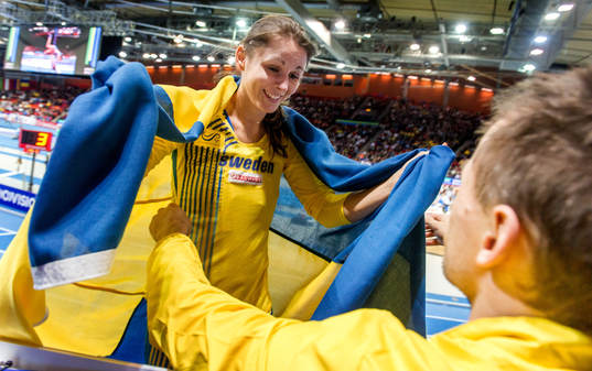 Erica Jarder, Sverige, kramar om sin tränare
