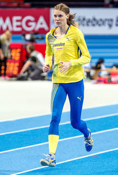 Emma Green Tregaro, Sverige, värmer upp