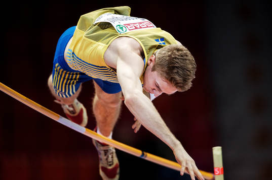 Fabian Rosenquist, Sverige, hoppar stavhopp i sjukampen
