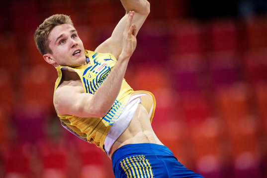 Fabian Rosenquist, Sverige, hoppar stavhopp i sjukampen