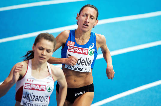 Christine Bardelle, Frankrike, i finalen på 3000m