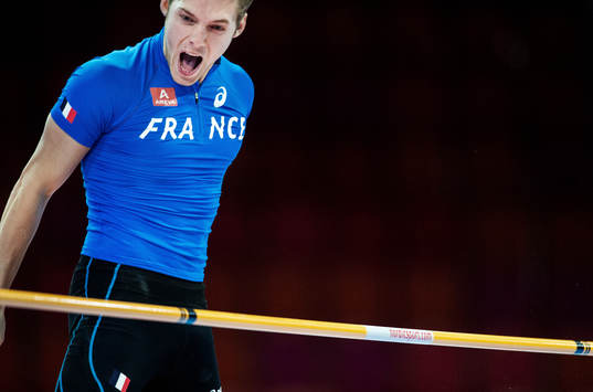 Kevin Mayer, Frankrike, hoppar stavhopp i sjukampen
