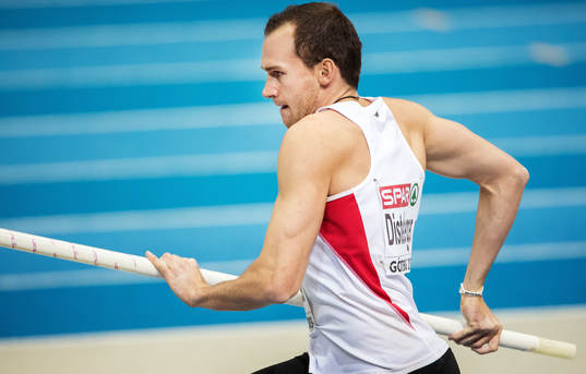 Dominik DISTELBERGER, Österrike, hoppar stavhopp i