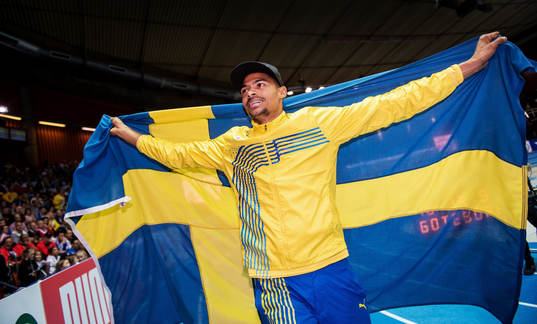 Michel Torneus, Sverige, jublar