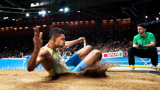 Michel Torneus, Sverige, hoppar i längdhoppsfinalen
