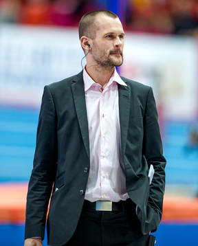 Stefan Holm, följer tävlingarna från innerplan