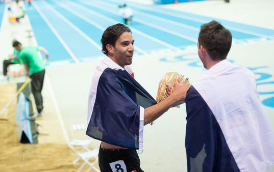 M. MEKHISSI-BENABBAD, Frankrike, vinner 1500 m och