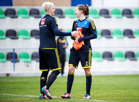 Nilla Fischer och Emma Berglund, Sverige