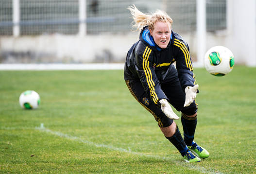Kristin Hammarström, målvakt, Sverige, gör sig redo att