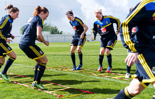 Bläddra bland fler bilder av Fotboll, Dam, Algarve Cup, Sverige, Träning