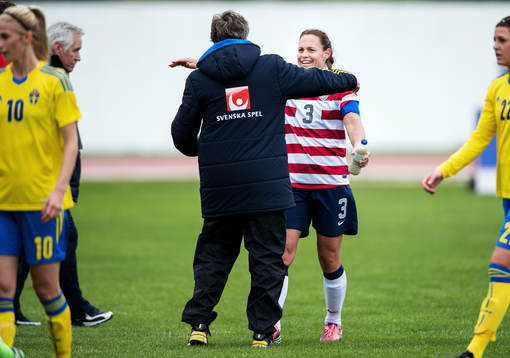 Pia Sundhage, förbundskapten, Sverige, kramar om Christine