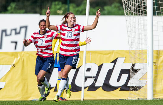 Alex Morgan, USA, jublar