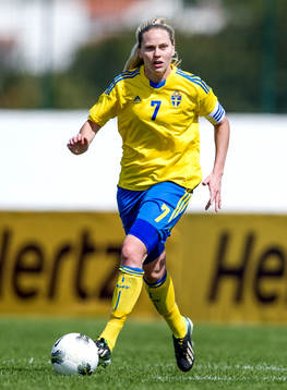 Lisa Dahlkvist, Sverige