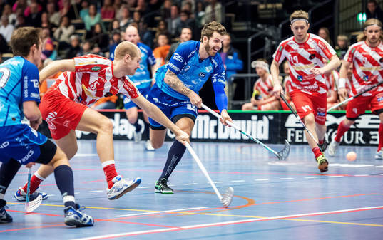Mattias Wallgren, Warberg, skjuter mot mål