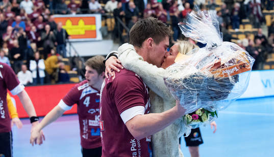 Matchhjälten Johannes Hippe, Lugi