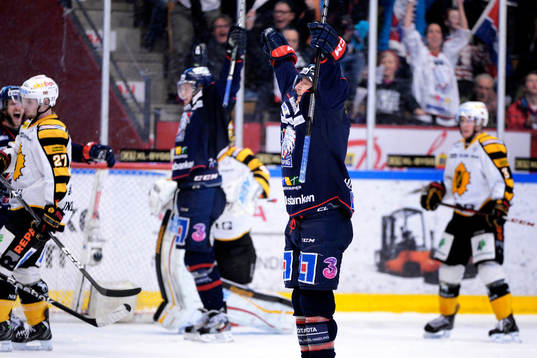 Simon Hjalmarsson, Linköping jublar