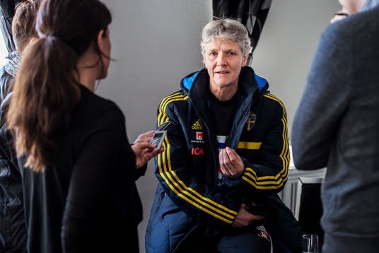 Pia Sundhage, förbundskapten, Sverige