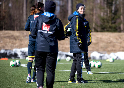 Pia Sundhage, förbundskapten, Sverige