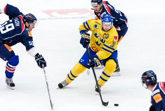 Joel Lundqvist, Sverige