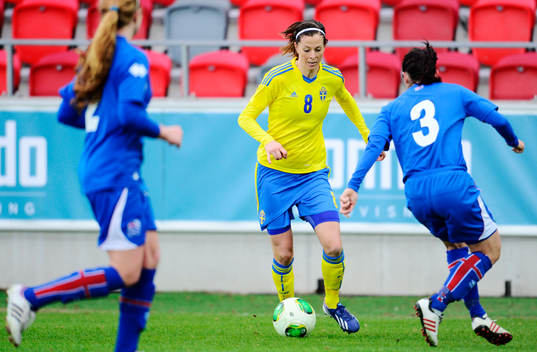Lotta Schelin, Sverige med boll, Olina Gudbjörg